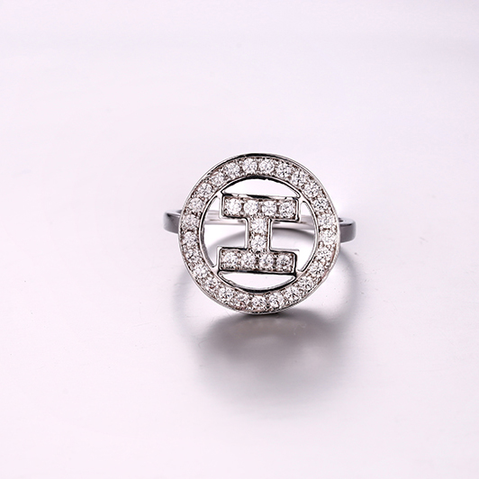 Luxurious H Pattern Ring K0266R