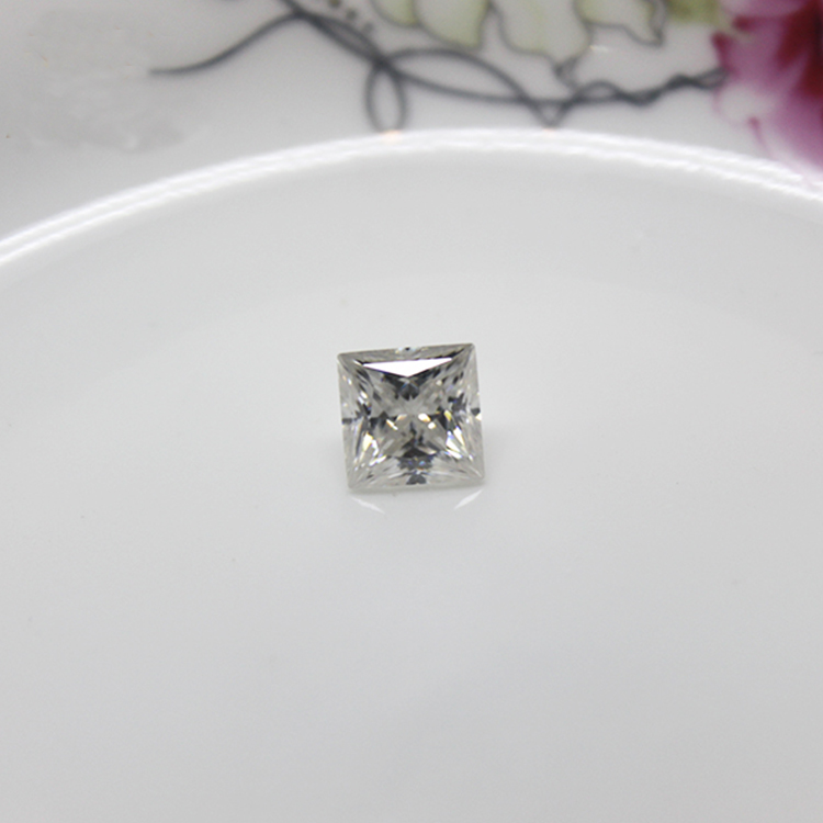 white moissanite